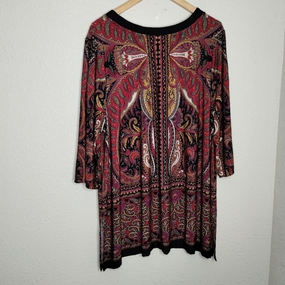Catherines Colorful Patterned Top Plus Size 1X - Picture 4 of 7